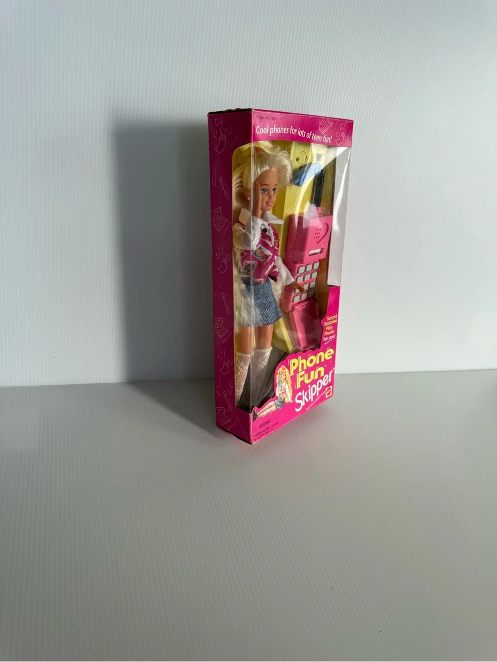 🩷NIB. Mattel Barbie Sister Skipper Phone Fun doll with pink flip phone- 1995